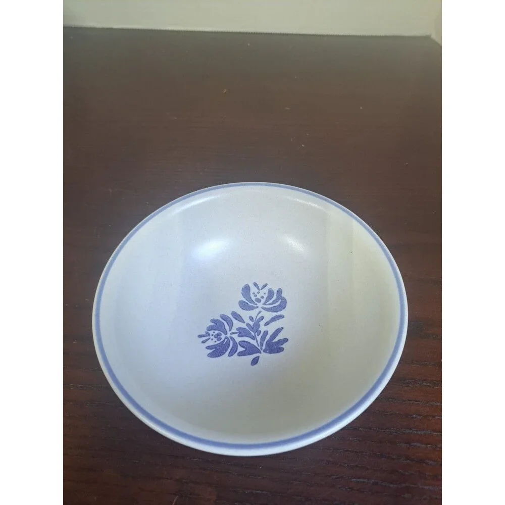 Vintage Pfalzgraff Yorktowne Blue And White Floral Stoneware 6inch Bowl